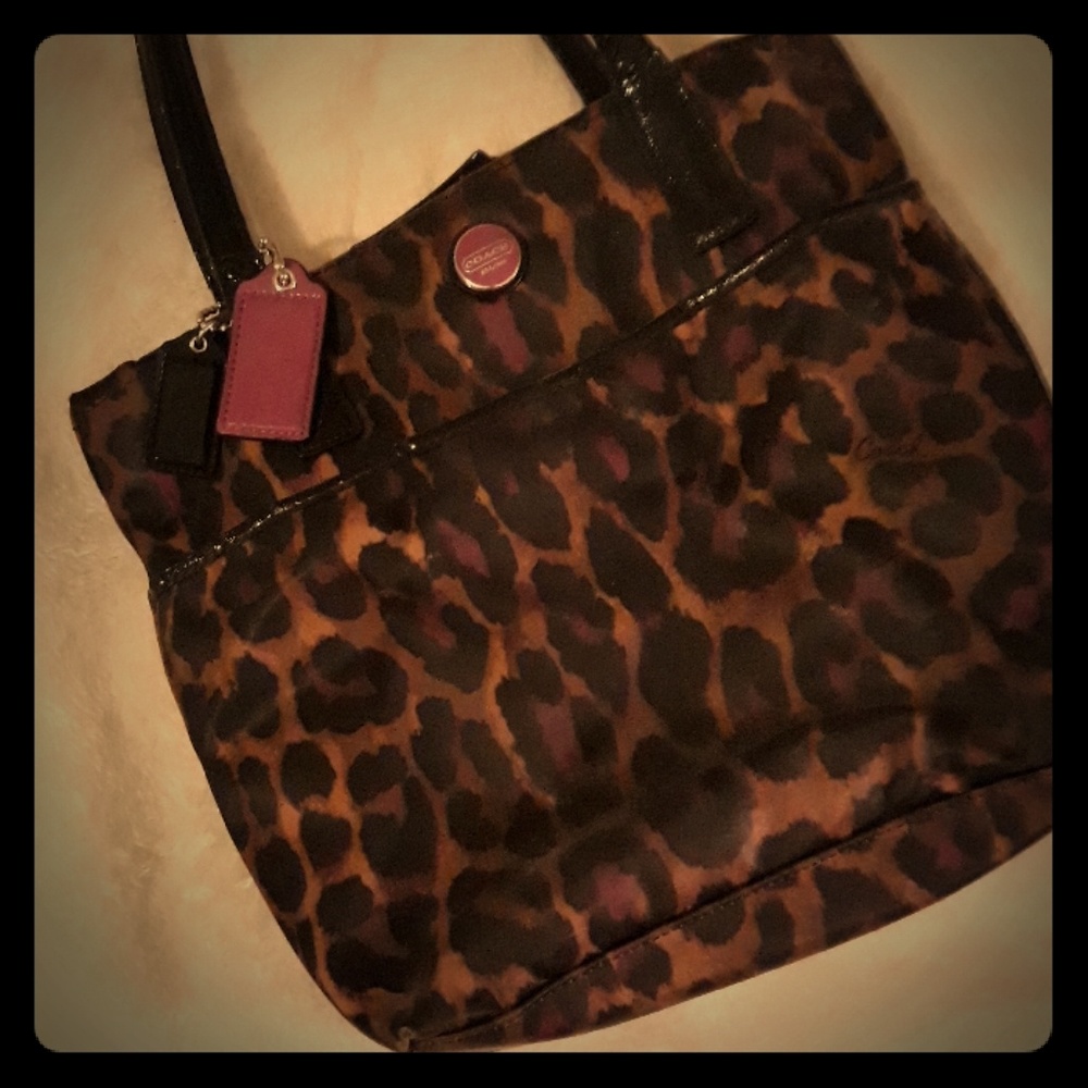 Beautiful leopard Coach Bag! - Medium